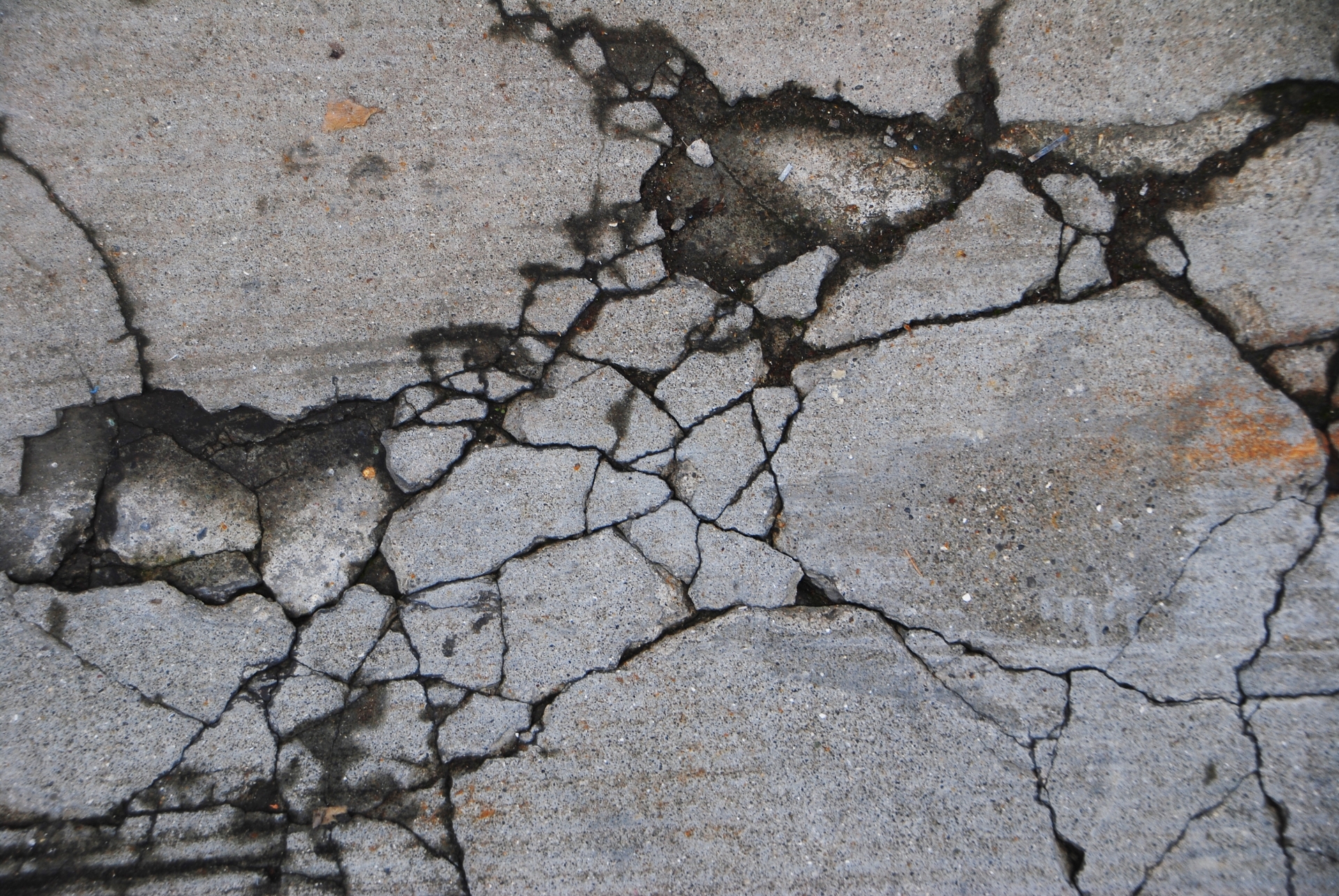 コンクリートひび割れ